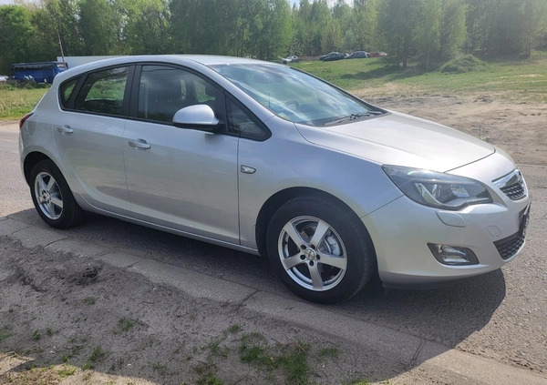 Opel Astra cena 23900 przebieg: 150000, rok produkcji 2010 z Grabów nad Prosną małe 56